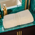 Prosop Pufos de Lux 50×90cm, 100% Bumbac Pieptanat, Zero Twist, 600 g/mp-Ivory