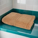 Prosop Pufos de Lux 70×130cm, 100% Bumbac Pieptanat, Zero Twist, 650 g/mp-Cappuccino